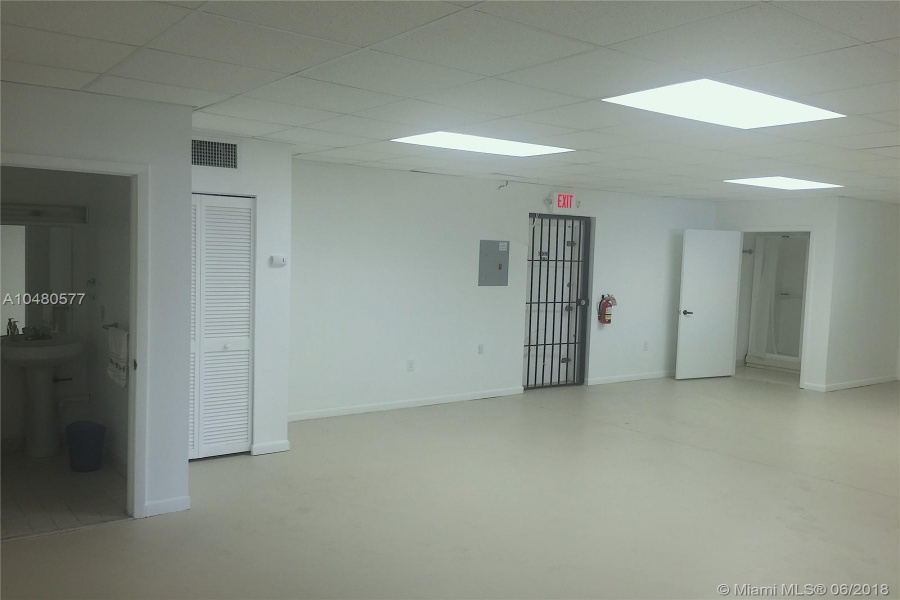Florida 33172,Commercial Property,28 ST,A10480577