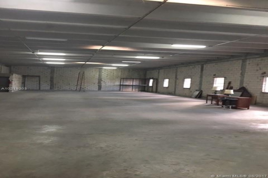 Miami,Florida 33130,Commercial Property,8th St,A10219203