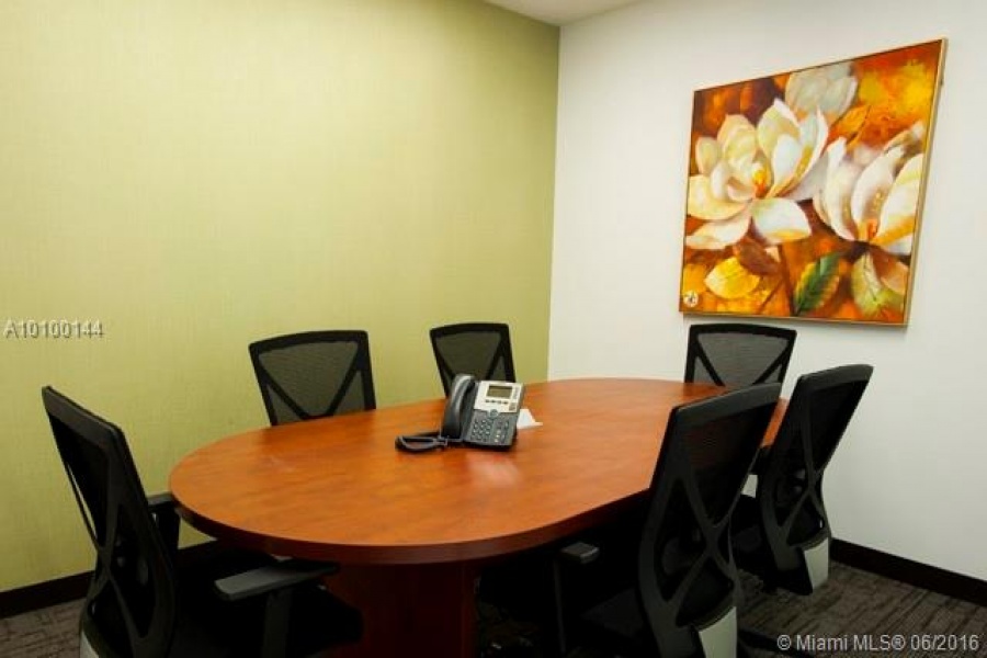 Miami,Florida 33131,Commercial Property,One Biscayne Tower,biscayne,A10100144