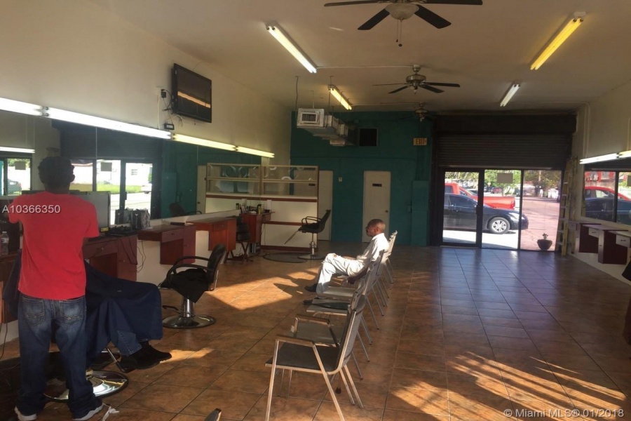 Miami,Florida 33142,Commercial Property,17th Ave,A10366350
