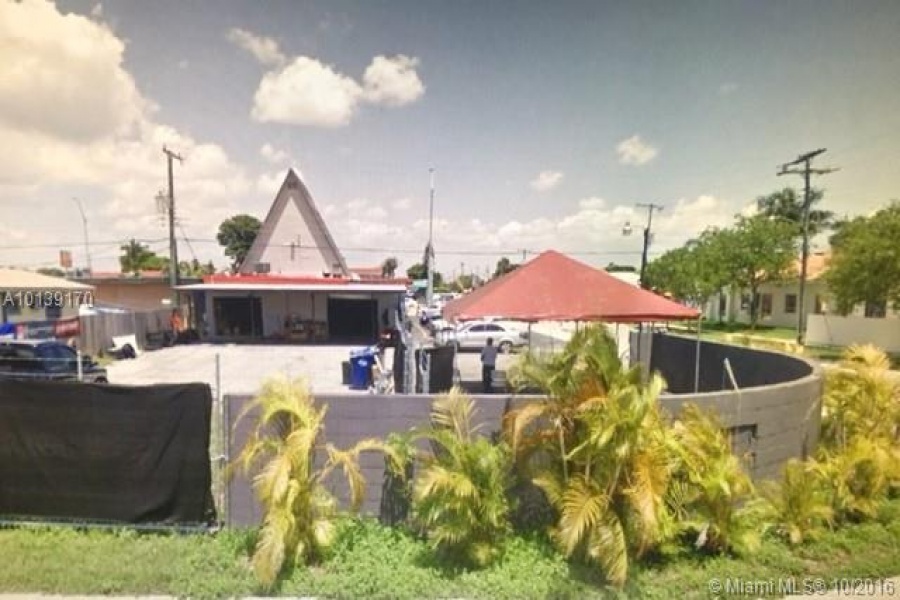 Miami,Florida 33165,Commercial Property,9000,40th St,A10139170