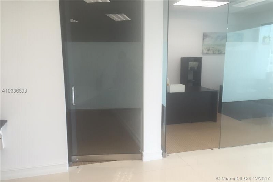Miami,Florida 33130,Commercial Property,LATITUDE ONE,7th St,A10386693